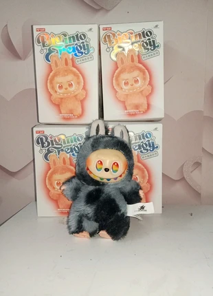 Ik verkoop Labubus!!, merk: POPMART, staat: Nieuw zonder prijskaartje, maat: 24-36 maanden / 92 cm, € 5,00, € 5,95 inclusief Kopersbescherming