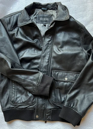 🧥 Blouson cuir Guess noir taille L, marque: GUESS, état: Neuf sans étiquette, taille: L, 76,00 €, 80,50 € Protection acheteurs incluse