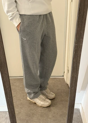 Jogging Nike Large Solo Swoosh, marke: Nike, zustand: Sehr gut, größe: S, 34,90 €, 37,35 € beinhaltet Vinted-Käuferschutz Pro