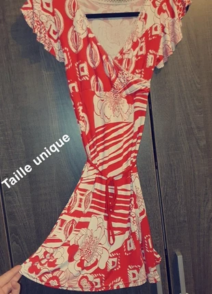 Jolie robe, état: Très bon état, taille: Taille unique, 4,00 €, 4,90 € Protection acheteurs incluse