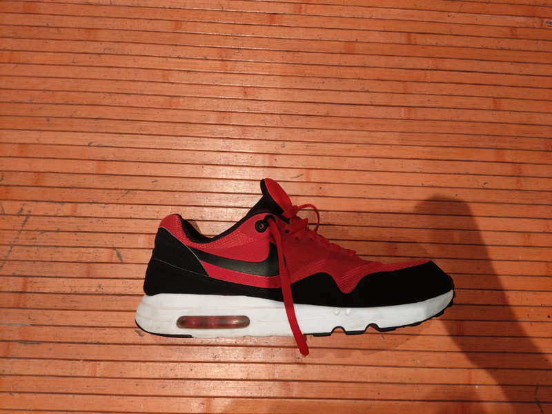Bambas Nike Air Max rojas y negras -