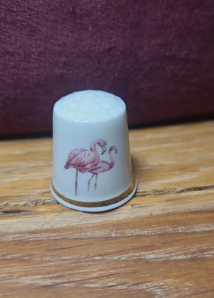 Vingerhoedje, merk: Limoges France, staat: Heel goed, € 2,50, € 3,33 inclusief Kopersbescherming