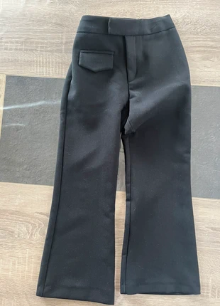 Pantalon Zara dernière collection, marque: Zara, état: Neuf sans étiquette, taille: 7 ans / 122 cm, 10,00 €, 11,20 € Protection acheteurs incluse