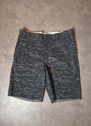 Short homme / neuf avec étiquettes/ couleur noir gris / taille 36/ dickies, brand: Dickies, condition: New with tags, size: W27, €20.00, €21.70 includes Buyer Protection