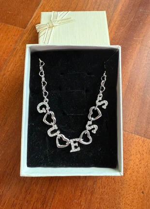 Collana Guess in acciaio con cuoricini e cristalli, marca: GUESS, estado: Nuevo sin etiquetas, 35,00 €, 37,45 € Protección al comprador incluida