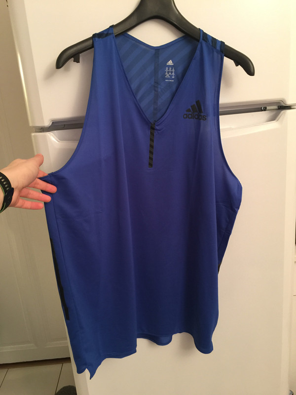 Haut Adidas bleumarine taille 2XL 1