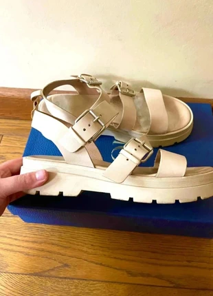 sublime Sandales manfield en cuir souple a brides multiples beige semelle crantee, marque: Manfield, état: Très bon état, taille: 39, 84,00 €, 88,90 € Protection acheteurs incluse