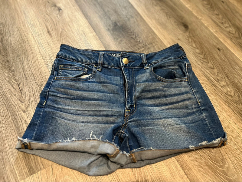 Women’s American Eagle Shorts 2