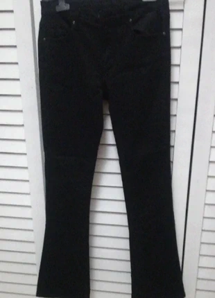 Jeans nero elastico tg L, 44 italiana. Svasato , staat: Nieuw zonder prijskaartje, maat: L / 40 / 12, € 9,00, € 10,15 inclusief Kopersbescherming