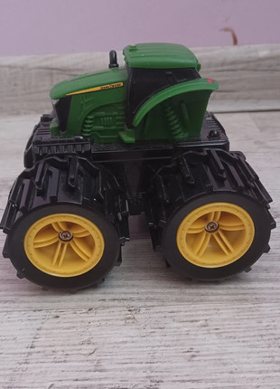 Obrázek k inzerátu: Traktor John Deere