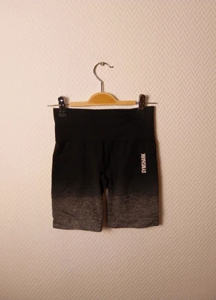 Short gymshark taille XS couleur noir ombré gris, marca: Gymshark, estado: Muito bom, tamanho: XS / 34 / 6, €14.00, €15.40 inclui Proteção do Comprador Pro