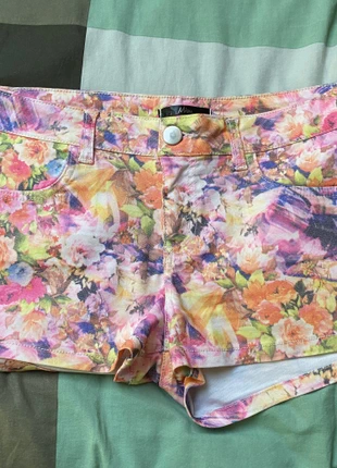 Short court fleuri, marke: Mim, zustand: Sehr gut, größe: XL / 42 / 14, 2,00 €, 2,80 € inklusive Vinted-Käuferschutz