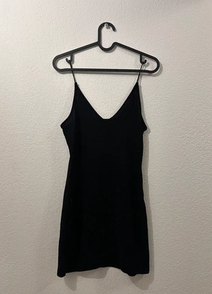 Robe noire à paillettes H&M, marque: H&M, état: Très bon état, taille: S / 36 / 8, 2,00 €, 2,80 € Protection acheteurs incluse