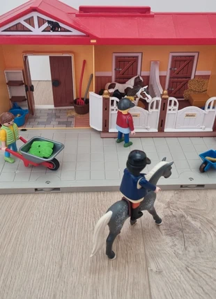 Écurie playmobil, marque: Playmobil, état: Très bon état, taille: 4 ans / 104 cm, 15,00 €, 16,45 € Protection acheteurs incluse