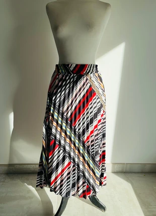 Jupe longue plissée, motif rayures multicolores, zustand: Neu, größe: M / 38 / 10, 8,50 €, 9,63 € inklusive Vinted-Käuferschutz