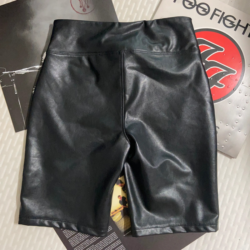 Black leather biker shorts🤍 4