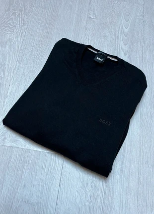 Pull noir col V Hugo boss taille M, brand: Hugo Boss, condition: Very good, size: M, €19.00, €20.65 includes Buyer Protection