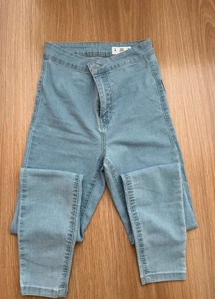 Vaquero pitillo tiro alto Lefties, marque: Lefties, état: Très bon état, taille: S / 36 / 8, 3,00 €, 3,85 € Protection acheteurs incluse