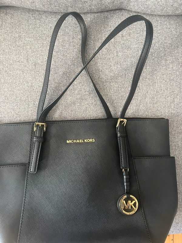 Michael Kors Jet Set Saffiano Leather Medium Top Zip Bag in Black Vinted
