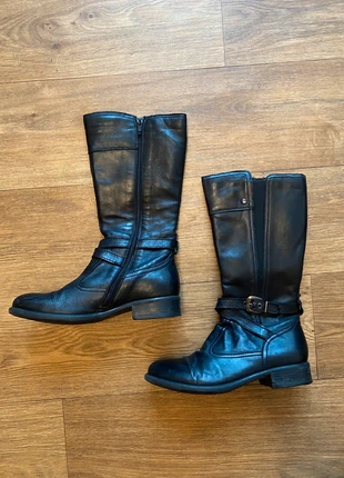 Bottes en cuir noir, taille 35, très bon état, marca: Besson, estado: Muito bom, tamanho: 35, €23.00, €24.85 inclui Proteção do Comprador
