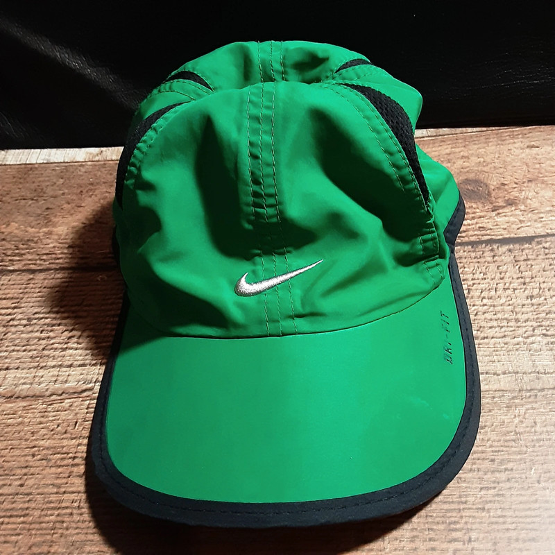 Nike Green and black unisex cap size 4-7 kid size 5