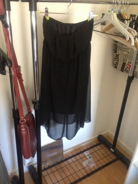 robe noire asymétrique 3