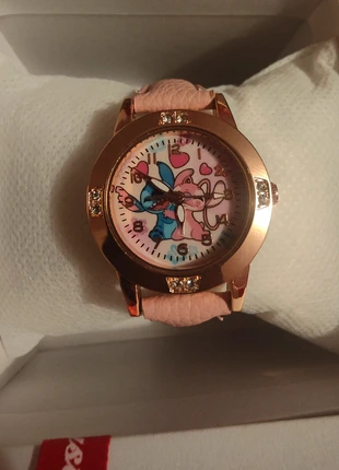 Magnifique montre stich enfant rose pâle 😍, marque: Stitch, état: Neuf sans étiquette, 7,00 €, 8,05 € Protection acheteurs incluse