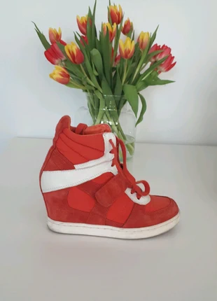 Coraal rode wedge sneakers. Maat 38. Merk Ashitalia, marque: Ashitalia, état: Très bon état, taille: 38, 30,00 €, 32,20 € Protection acheteurs incluse