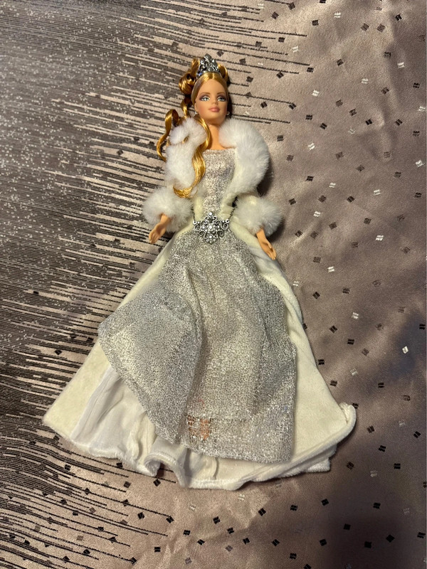 2003 Holiday Visions Barbie 1