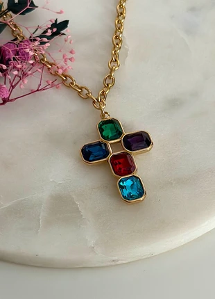 Collier doré grosses mailles avec pendentifs croix zircons colorés - Acier Inoxydable, marca: Boutique Parisienne, estado: Muy bueno, 25,00 €, 26,95 € Protección al comprador Pro incluida