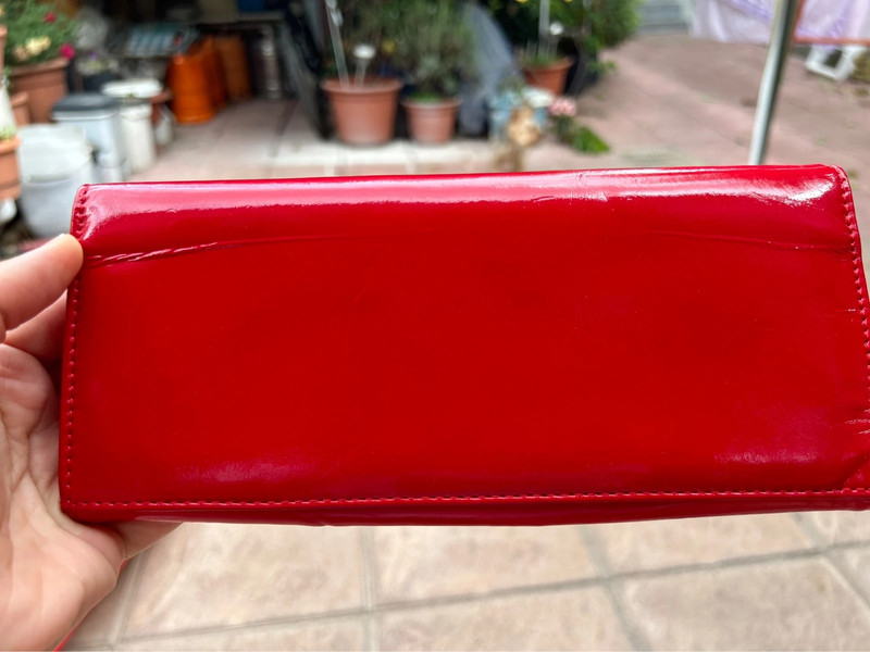 Bolso o cartera de mano rojo charol de la marca Chenson Vinted