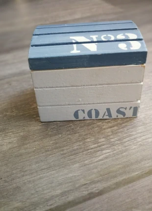 Coffret miniature en bois blanc et bleu, condizioni: Ottime, €2.00, €2.80 include la Protezione acquisti