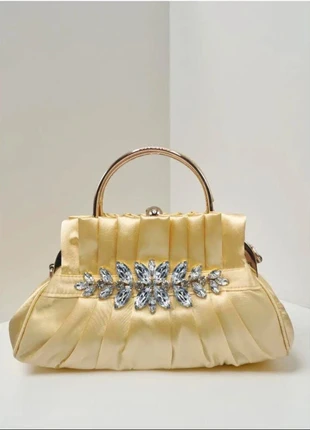 Jessica - Pochette satinée avec strass - Dorée, marque: Jessica, état: Neuf avec étiquette, 13,50 €, 14,88 € Protection acheteurs (Pro) incluse