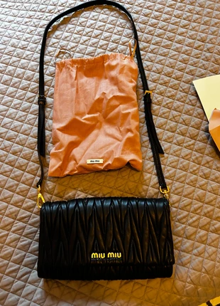 Miu Miu - Tasche, marke: Miu Miu, zustand: Sehr gut, 800,00 €, 840,70 € inklusive Vinted-Käuferschutz
