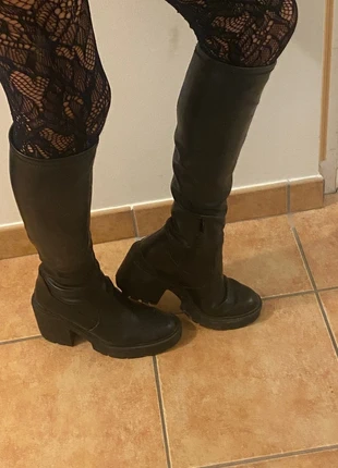 Bottes noir, marque: Stradivarius, état: Satisfaisant, taille: 38, 5,00 €, 5,95 € Protection acheteurs incluse