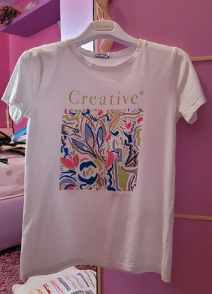 T-hirt stampa stradivarius , merk: Stradivarius, staat: Nieuw zonder prijskaartje, maat: S, € 3,00, € 3,85 inclusief Kopersbescherming