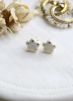 Boucles d’oreilles puces fleurs porcelaine et or fin, marque: Fabrication Artisanale, état: Très bon état, 12,00 €, 13,30 € Protection acheteurs (Pro) incluse