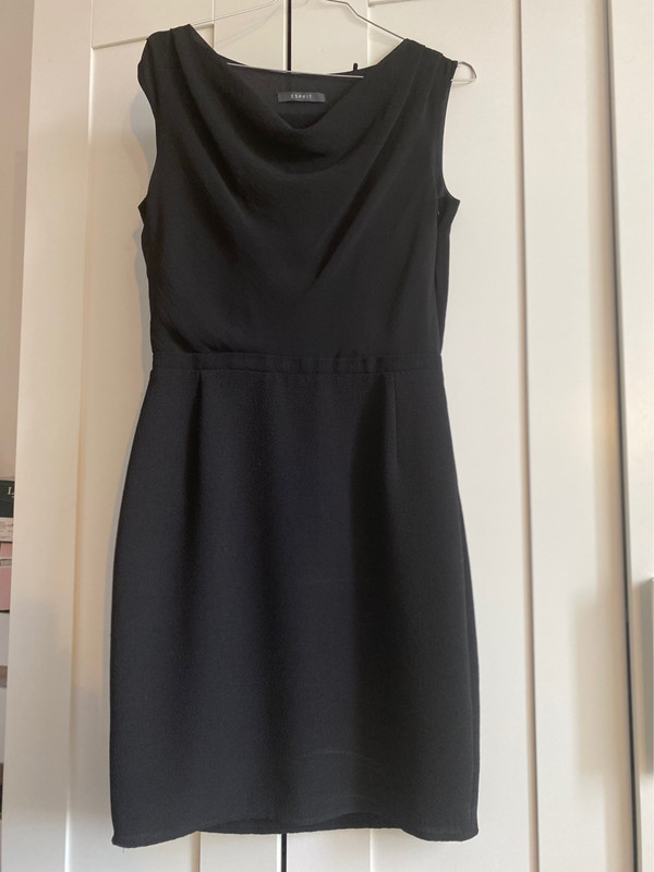 Esprit sale robe noire