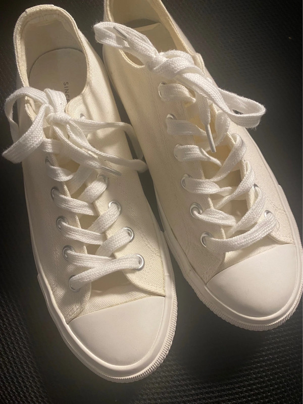 White Sneakers Women’s 8.5 Sincerely Jules 1