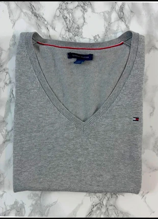 Pull Tommy Hilfiger Gris / Col V / Logo brodé / Taille S Homme, marque: Tommy Hilfiger, état: Très bon état, taille: S, 23,00 €, 24,85 € Protection acheteurs incluse
