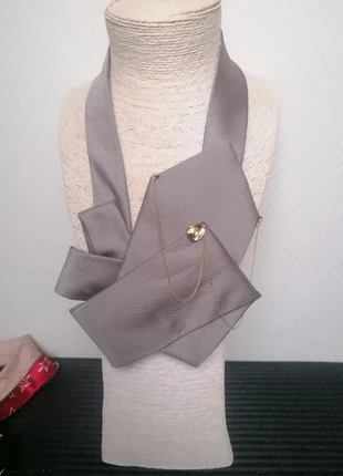 Collier cravate, marque: Unique, état: Très bon état, 3,00 €, 3,85 € Protection acheteurs incluse