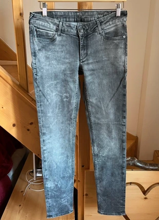 Jeans grigio delavé Shape 106 “Care Label” taglia 29 (M/IT42), marke: Care Label, zustand: Sehr gut, größe: M / 38 / 10, 20,00 €, 21,70 € inklusive Vinted-Käuferschutz