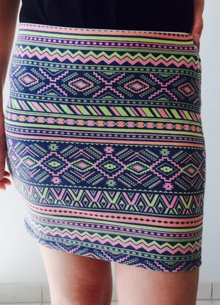 Lot de 2 mini jupes motif ethnique , marque: Bershka, état: Bon état, taille: L / 40 / 12, 3,00 €, 3,85 € Protection acheteurs incluse