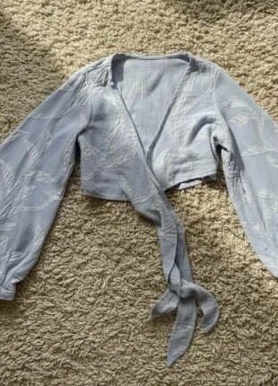 Blouse cache-cœur bleu clair à manches longues – style bohème chic, marke: NeonPixie, zustand: Sehr gut, größe: S / 36 / 8, 26,99 €, 29,04 € inklusive Vinted-Käuferschutz