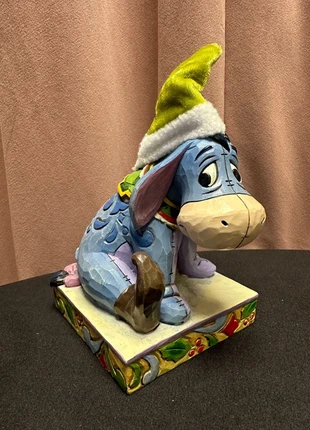 Disney Traditions Eeyore ‘Santa’s Little Helper’, merk: Disney, staat: Nieuw zonder prijskaartje, € 75,00, € 79,45 inclusief Kopersbescherming Pro