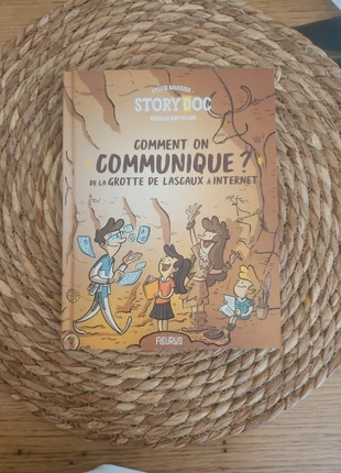 Livre "comment on communique ? De la grotte Lasxaux à Internet, état: Très bon état, 5,00 €, 5,95 € Protection acheteurs incluse
