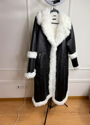 Casaco Comprido Preto Pele Forrado com pelos Pelo, brand: anewsta, condizioni: Nuovo senza cartellino, taglia: L / IT 44 / EU 40, €49.00, €52.15 include la Protezione acquisti