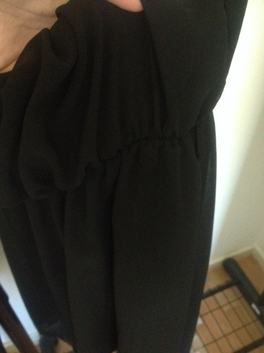 robe noire asymétrique 5