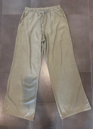 Pantalon en lin kaki, brand: Stradivarius, condizioni: Nuovo senza cartellino, taglia: L / IT 44 / EU 40, €10.00, €11.20 include la Protezione acquisti