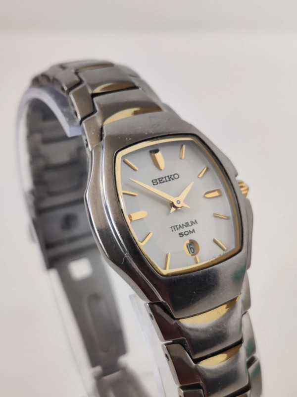 Vintage Seiko Titanium Date 50M Ladies Quartz Watch 7N89 0AL0 Vinted